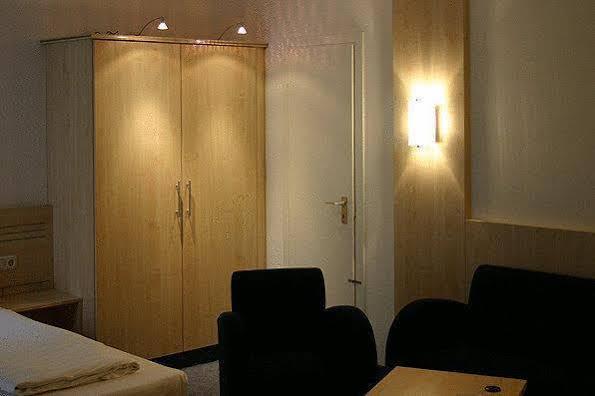 Hotel Mondial Comfort Frankfurt 3*